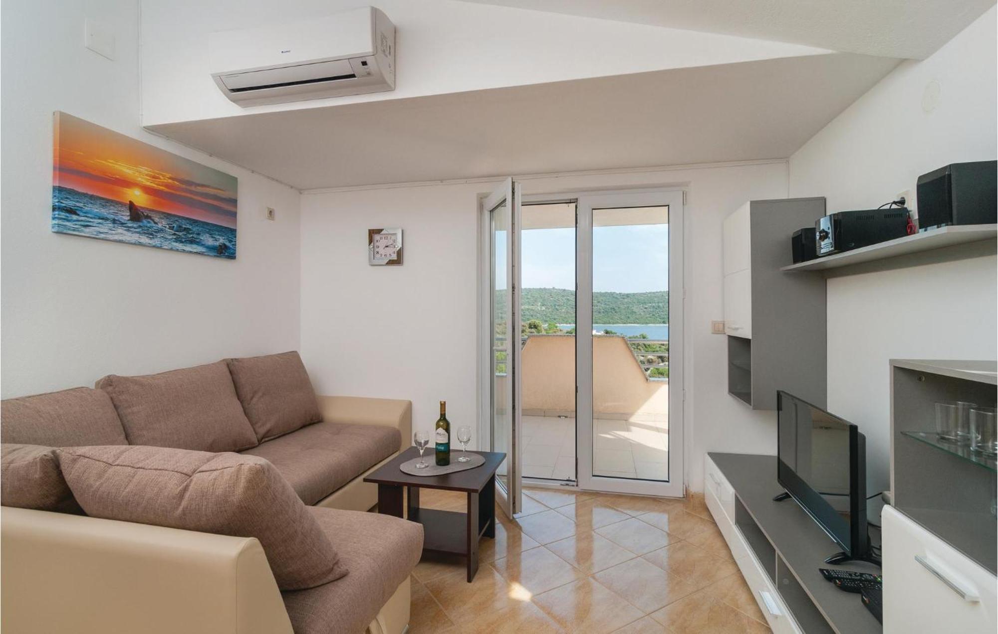 Stunning Apartment In Sevid With Kitchen Kültér fotó
