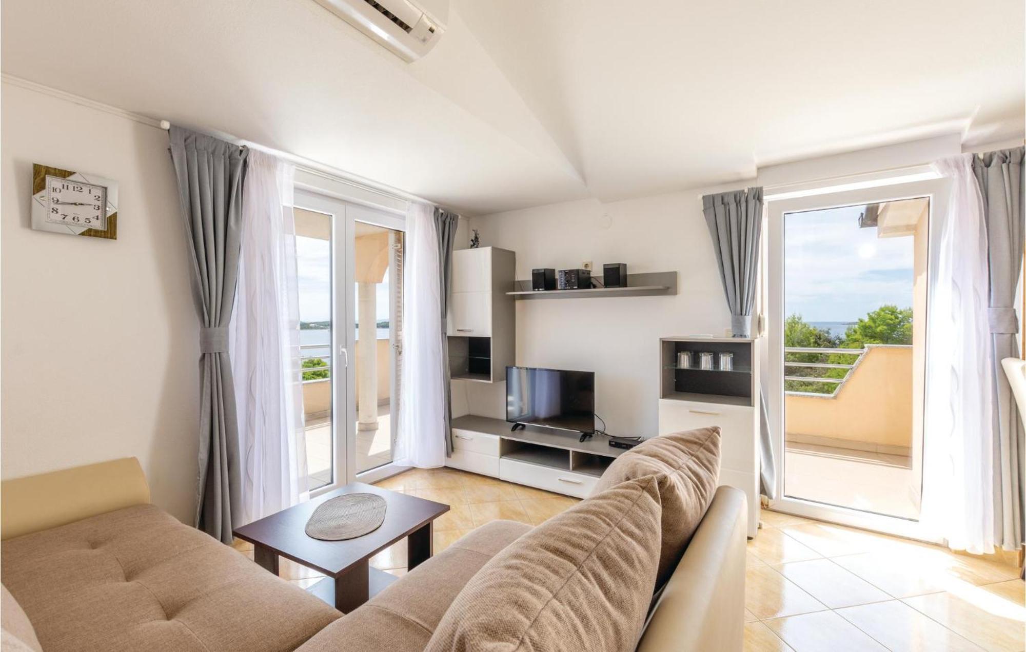 Stunning Apartment In Sevid With Kitchen Kültér fotó